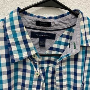 Medium Tommy button up shirt